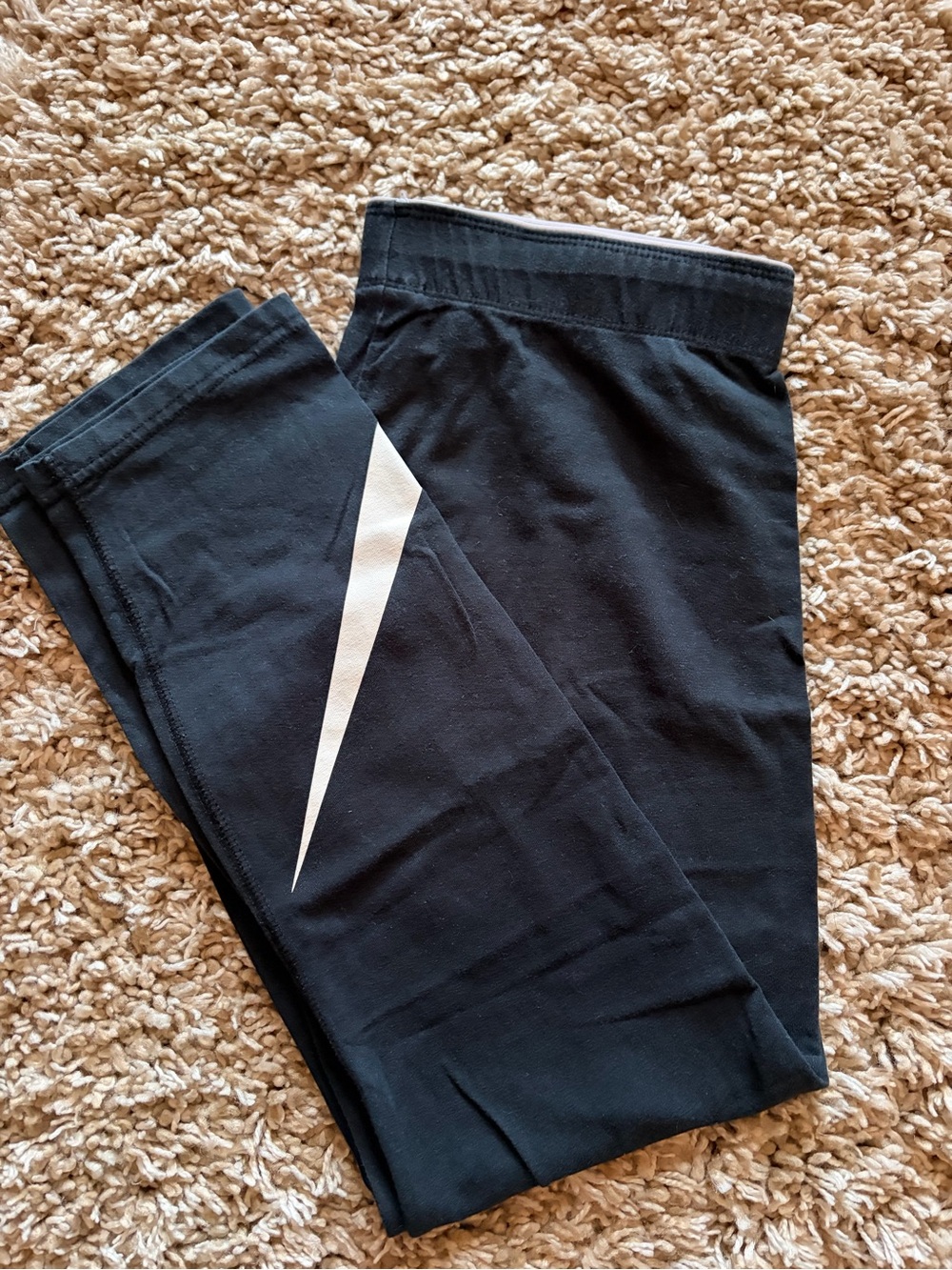 Nike Black Cropped Jogger Leggings with White Swoosh Accent